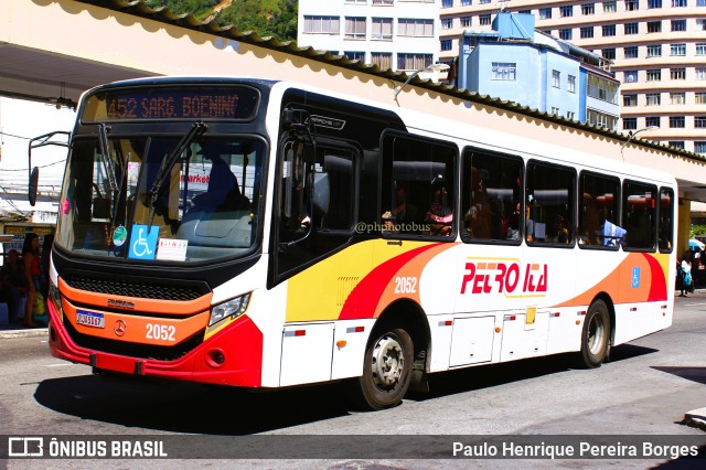 Petro Ita Transportes Coletivos de Passageiros 2052 na cidade de Petrópolis, Rio de Janeiro, Brasil, por Paulo Henrique Pereira Borges. Número da foto: #11706432.