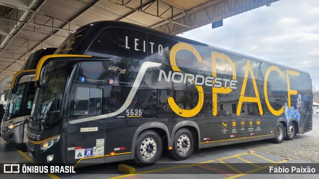 Expresso Nordeste 5635 na cidade de Balneário Camboriú, Santa Catarina, Brasil, por Fábio Paixão. Número da foto: #11706989.