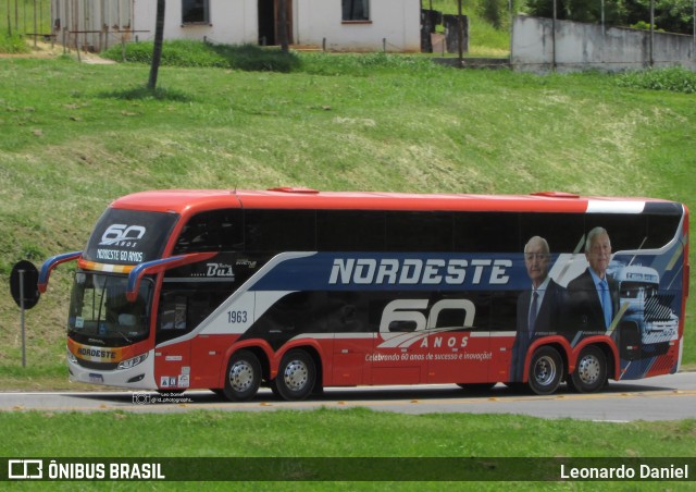 Expresso Nordeste 1963 na cidade de Aparecida, São Paulo, Brasil, por Leonardo Daniel. Número da foto: #11707974.
