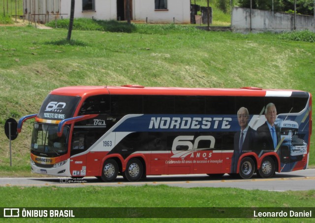 Expresso Nordeste 1963 na cidade de Aparecida, São Paulo, Brasil, por Leonardo Daniel. ID da foto: 11707974.