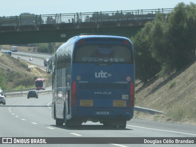 UTC - União de Transportes dos Carvalhos 6518 na cidade de Santarém, Portugal, por Douglas Célio Brandao. ID da foto: 11710656.