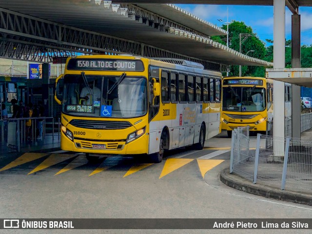 Plataforma Transportes 31000 na cidade de Salvador, Bahia, Brasil, por André Pietro  Lima da Silva. Número da foto: #11712706.