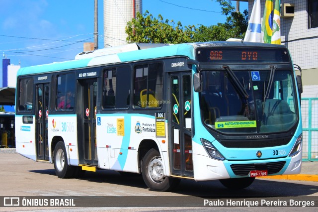 Via Urbana 30506 na cidade de Fortaleza, Ceará, Brasil, por Paulo Henrique Pereira Borges. Número da foto: #11714772.