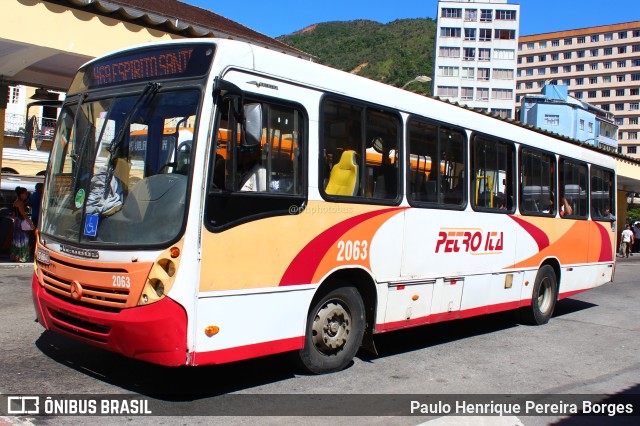 Petro Ita Transportes Coletivos de Passageiros 2063 na cidade de Petrópolis, Rio de Janeiro, Brasil, por Paulo Henrique Pereira Borges. Número da foto: #11714808.