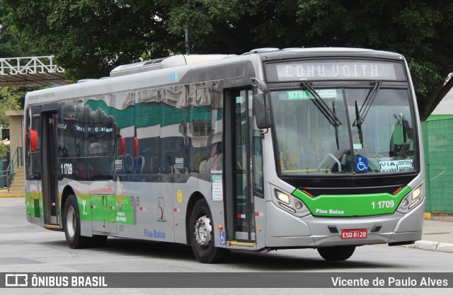 Viação Santa Brígida 1 1709 na cidade de São Paulo, São Paulo, Brasil, por Vicente de Paulo Alves. ID da foto: 11713114.