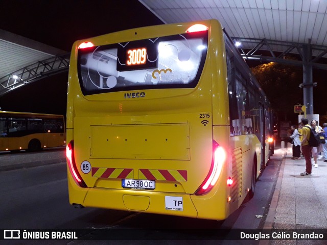 TST - Transportes Sul do Tejo 2315 na cidade de Almada, Setúbal, Portugal, por Douglas Célio Brandao. Número da foto: #11714004.