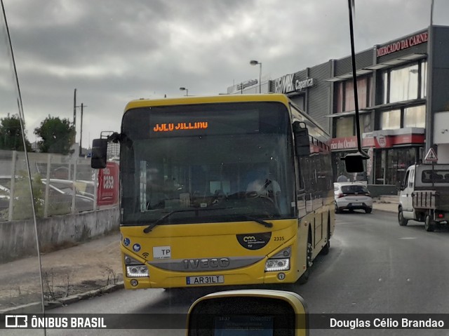 TST - Transportes Sul do Tejo 2335 na cidade de Almada, Setúbal, Portugal, por Douglas Célio Brandao. Número da foto: #11714128.