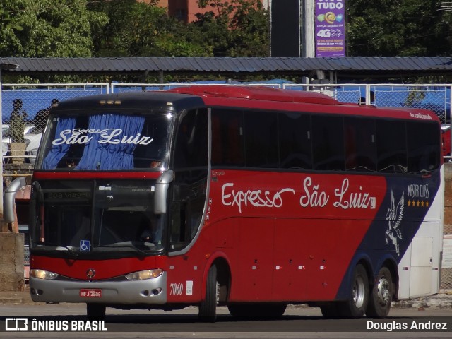 Expresso São Luiz 7060 na cidade de Goiânia, Goiás, Brasil, por Douglas Andrez. ID da foto: 11714332.