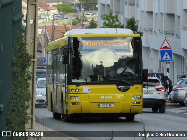 TST - Transportes Sul do Tejo 740 na cidade de Almada, Setúbal, Portugal, por Douglas Célio Brandao. Número da foto: #11714970.