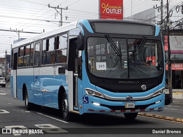 Buses Guadalupe 38 na cidade de Guadalupe, Goicoechea, San José, Costa Rica, por Daniel Brenes. ID da foto: 11715543.