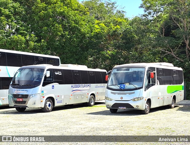 Ônibus Particulares 300 na cidade de Camaçari, Bahia, Brasil, por Aneivan Lima. Número da foto: #11716111.