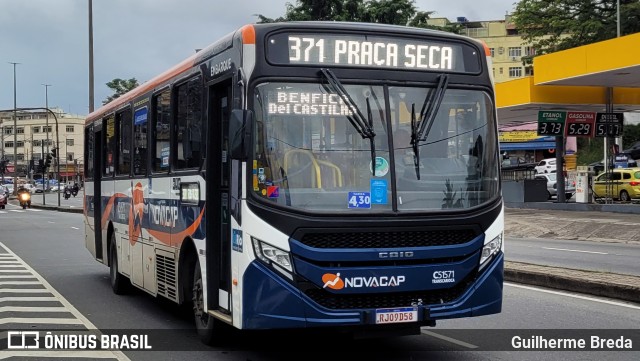 Viação Novacap C51571 na cidade de Rio de Janeiro, Rio de Janeiro, Brasil, por Guilherme Breda. Número da foto: #11723555.