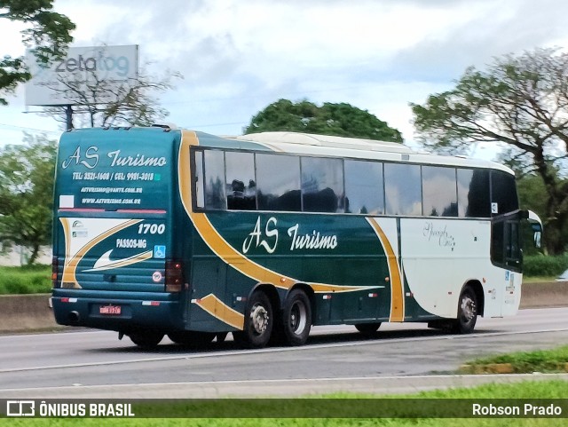 AS Turismo 1700 na cidade de São José dos Campos, São Paulo, Brasil, por Robson Prado. ID da foto: 11724096.