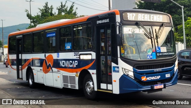 Viação Novacap B51553 na cidade de Rio de Janeiro, Rio de Janeiro, Brasil, por Guilherme Breda. Número da foto: #11728603.