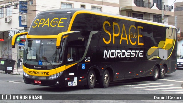 Expresso Nordeste 5425 na cidade de Balneário Camboriú, Santa Catarina, Brasil, por Daniel Cezari. Número da foto: #11726423.