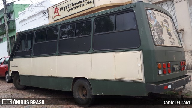 Ônibus Particulares 5220 na cidade de Bagé, Rio Grande do Sul, Brasil, por Daniel Girald. ID da foto: 11727953.