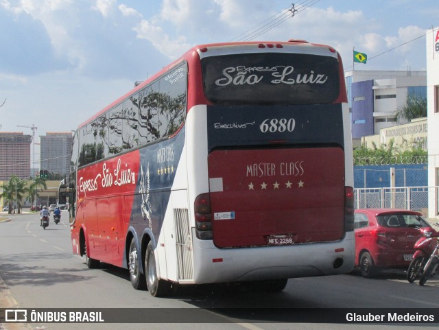 Expresso São Luiz 6880 na cidade de Goiânia, Goiás, Brasil, por Glauber Medeiros. ID da foto: 11728610.