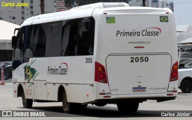 Primeira Classe Transportes 2050 na cidade de Goiânia, Goiás, Brasil, por Carlos Júnior. ID da foto: 11729400.