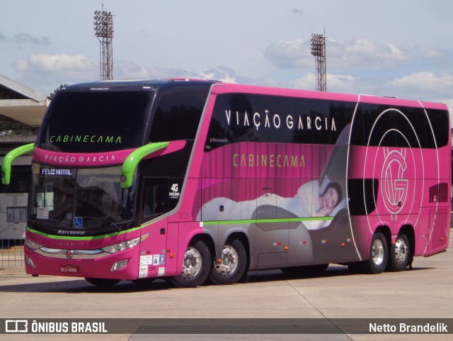 Viação Garcia 8725 na cidade de Curitiba, Paraná, Brasil, por Netto Brandelik. ID da foto: 11730950.