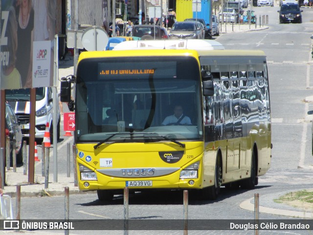 TST - Transportes Sul do Tejo 2211 na cidade de Almada, Setúbal, Portugal, por Douglas Célio Brandao. ID da foto: 11733898.