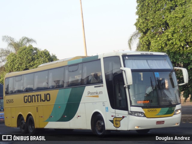 Empresa Gontijo de Transportes 12565 na cidade de Uberaba, Minas Gerais, Brasil, por Douglas Andrez. ID da foto: 11736453.