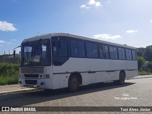 Ônibus Particulares 2150 na cidade de Piratini, Rio Grande do Sul, Brasil, por Toni Alves Júnior. Número da foto: #11737720.
