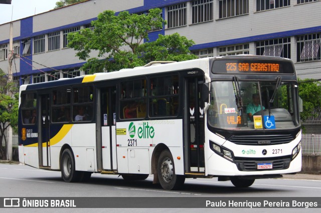 Viação Elite 2371 na cidade de Volta Redonda, Rio de Janeiro, Brasil, por Paulo Henrique Pereira Borges. Número da foto: #11672394.