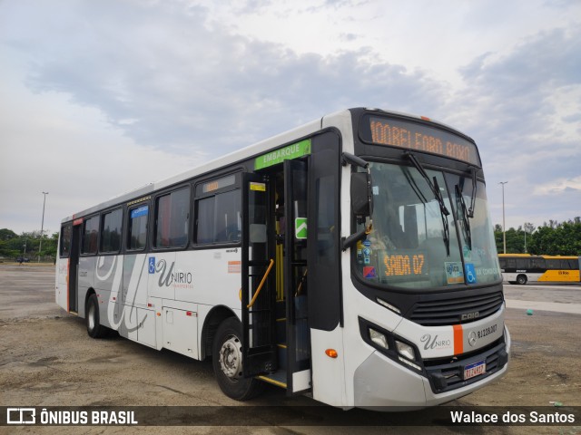 UniRio Transportes RJ 228.007 na cidade de Rio de Janeiro, Rio de Janeiro, Brasil, por Walace dos Santos. ID da foto: 11740358.