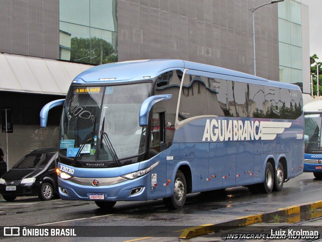 Viação Águia Branca 33030 na cidade de Rio de Janeiro, Rio de Janeiro, Brasil, por Luiz Krolman. Número da foto: #11743075.