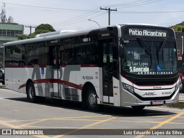 Auto Viação ABC RJ 105.044 na cidade de Niterói, Rio de Janeiro, Brasil, por Luiz Eduardo Lopes da Silva. ID da foto: 11675158.