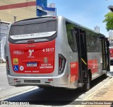 Allibus Transportes 4 5617 na cidade de São Paulo, São Paulo, Brasil, por José Vitor Oliveira Soares. Número da foto: #:id.