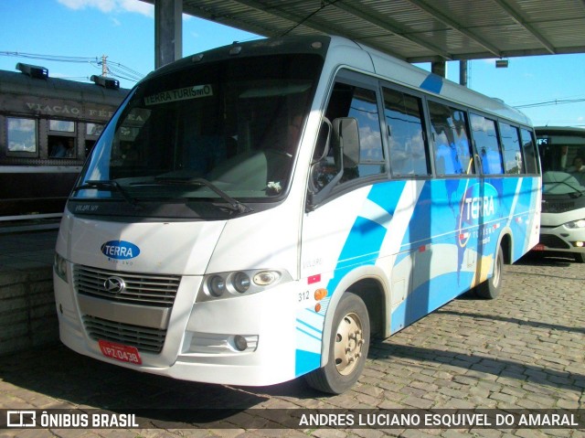 Terra Turismo 312 na cidade de Carlos Barbosa, Rio Grande do Sul, Brasil, por ANDRES LUCIANO ESQUIVEL DO AMARAL. ID da foto: 11678745.