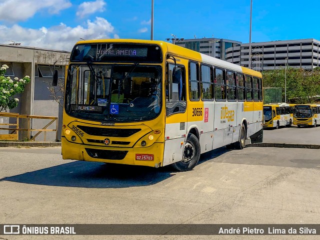 Plataforma Transportes 30656 na cidade de Salvador, Bahia, Brasil, por André Pietro  Lima da Silva. Número da foto: #11680320.