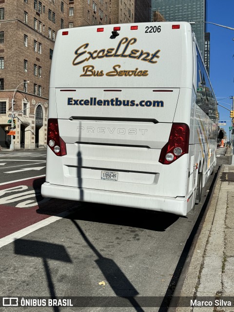 Excellent Bus Service 2206 na cidade de New York, New York, Estados Unidos, por Marco Silva. ID da foto: 11681442.