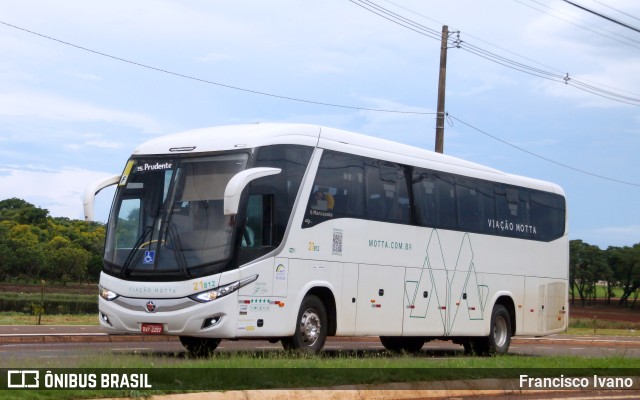 Viação Motta 21812 na cidade de Assis, São Paulo, Brasil, por Francisco Ivano. ID da foto: 11682364.