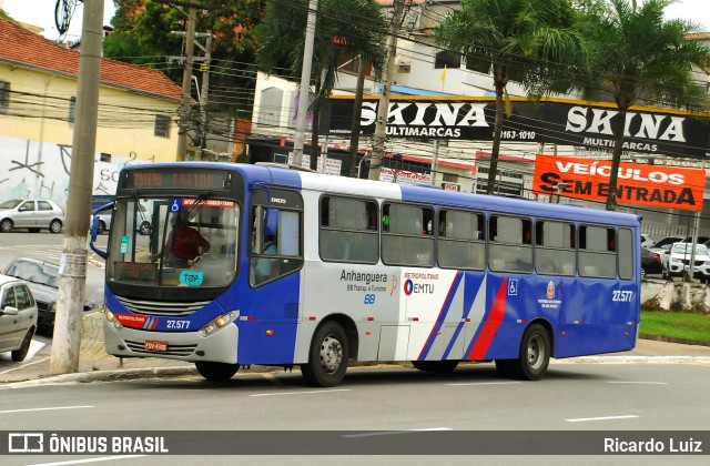 BBTT - Benfica Barueri Transporte e Turismo 27.577 na cidade de Barueri, São Paulo, Brasil, por Ricardo Luiz. Número da foto: #11682375.