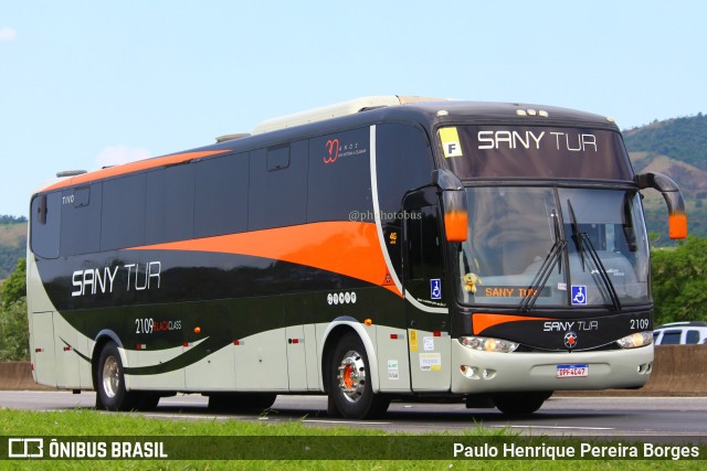 Sany Tour 2109 na cidade de Roseira, São Paulo, Brasil, por Paulo Henrique Pereira Borges. Número da foto: #11684505.