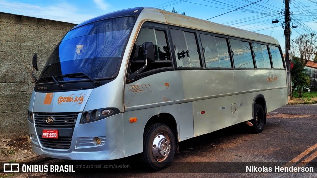 Ônibus Particulares 5900 na cidade de Tucuruí, Pará, Brasil, por Nikolas Henderson. Número da foto: #11684539.