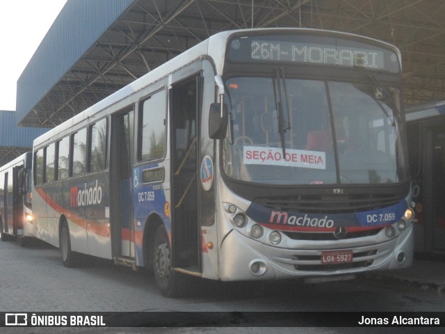 Transportes Machado DC 7.059 na cidade de Duque de Caxias, Rio de Janeiro, Brasil, por Jonas Alcantara. Número da foto: #11685434.
