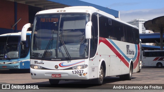 Expresso Vitória de Transportes 13027 na cidade de Porto Alegre, Rio Grande do Sul, Brasil, por André Lourenço de Freitas. Número da foto: #11686045.