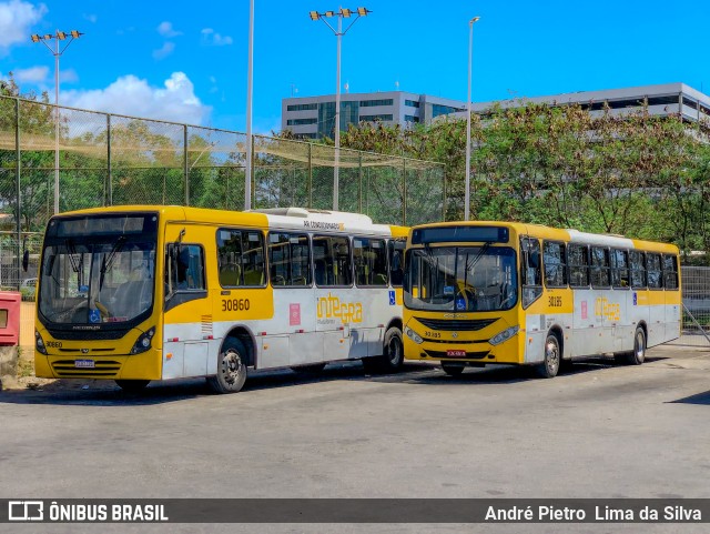 Plataforma Transportes 30185 na cidade de Salvador, Bahia, Brasil, por André Pietro  Lima da Silva. Número da foto: #11685470.