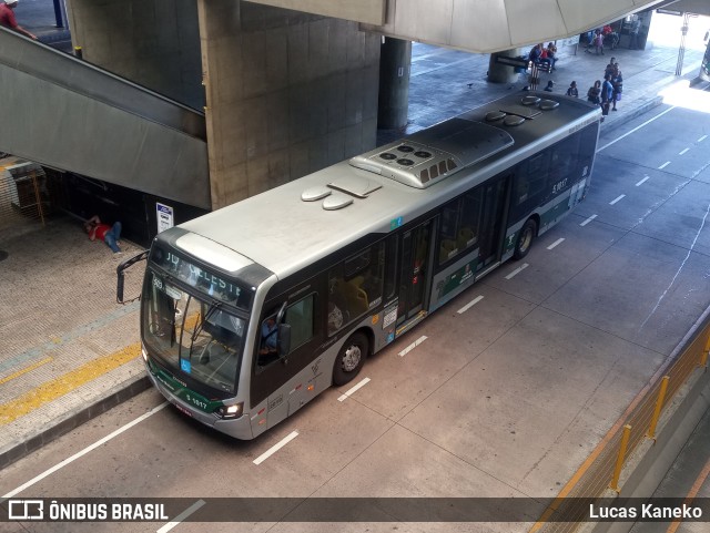 Via Sudeste Transportes S.A. 5 1017 na cidade de São Paulo, São Paulo, Brasil, por Lucas Kaneko. ID da foto: 11685591.