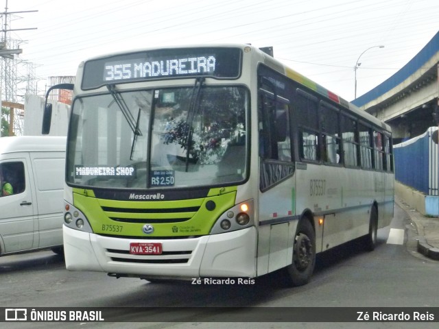 Viação Madureira Candelária B75537 na cidade de Rio de Janeiro, Rio de Janeiro, Brasil, por Zé Ricardo Reis. ID da foto: 11685931.