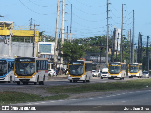 Empresa Metropolitana 266 na cidade de Jaboatão dos Guararapes, Pernambuco, Brasil, por Jonathan Silva. Número da foto: #10831531.