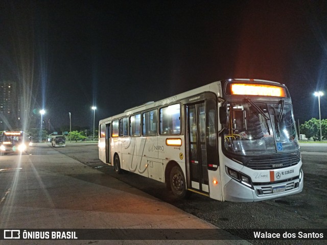 UniRio Transportes RJ 228.030 na cidade de Rio de Janeiro, Rio de Janeiro, Brasil, por Walace dos Santos. ID da foto: 10832806.