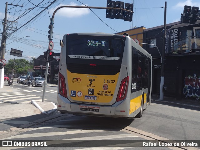 Viação Metrópole Paulista - Zona Leste 3 1832 na cidade de São Paulo, São Paulo, Brasil, por Rafael Lopes de Oliveira. ID da foto: 10861369.