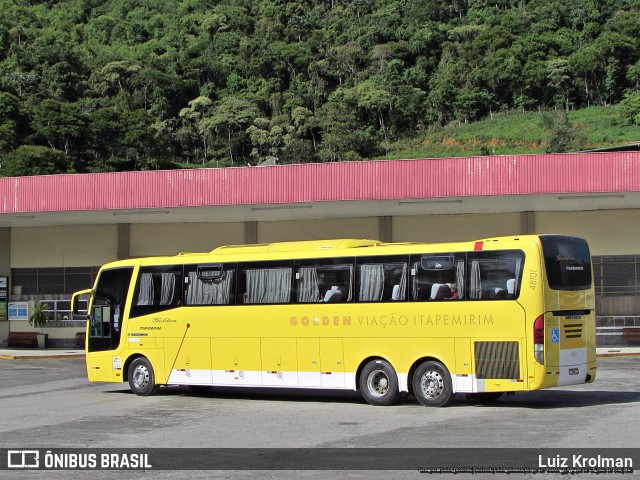 Viação Itapemirim 48101 na cidade de Juiz de Fora, Minas Gerais, Brasil, por Luiz Krolman. ID da foto: 10862617.