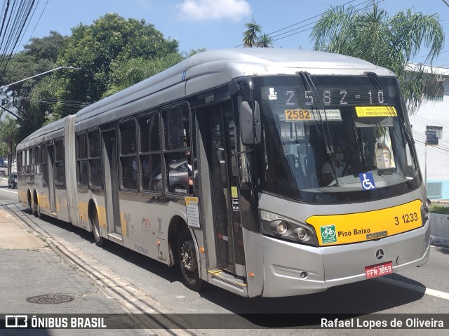 Viação Metrópole Paulista - Zona Leste 3 1233 na cidade de São Paulo, São Paulo, Brasil, por Rafael Lopes de Oliveira. Número da foto: #10869456.