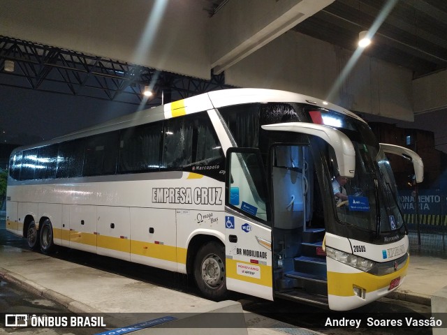 Empresa Cruz 20505 na cidade de Santos, São Paulo, Brasil, por Andrey  Soares Vassão. ID da foto: 10868231.