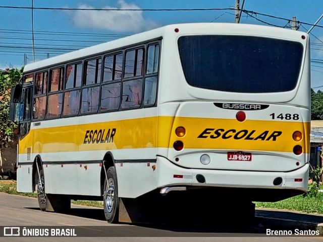 Escolares 1488-01 na cidade de Samambaia, Distrito Federal, Brasil, por Brenno Santos. Número da foto: #10868315.